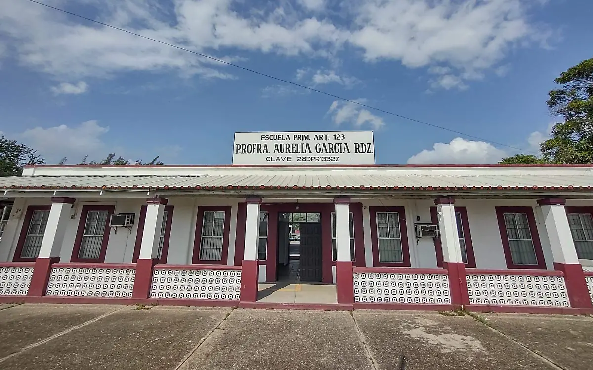 Escuela celebra 105 años de enseñanza en Ciudad Madero 